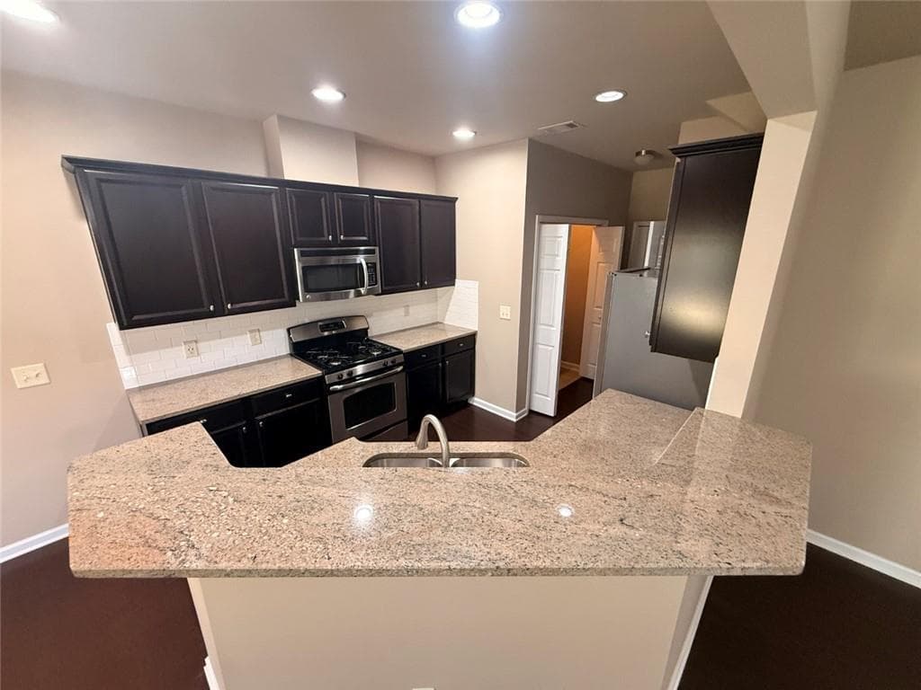 3 bedroom, 3 bathroom, 1,884 sq ft townhouse for rent at 13256 Warrensville Cove, Milton, GA 30004 for $2,600 a month — photo 3