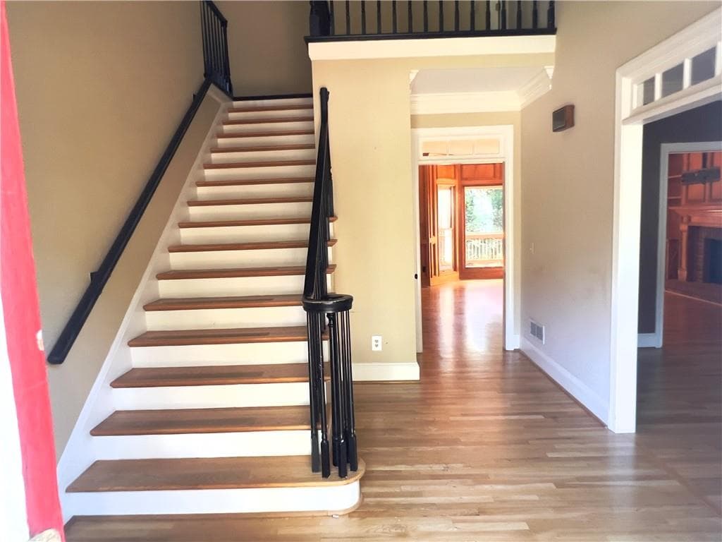 6 bedroom, 5 bathroom, 3,189 sq ft single family residence for sale at 5415 Hampstead Way, Johns Creek, GA 30097 — photo 2