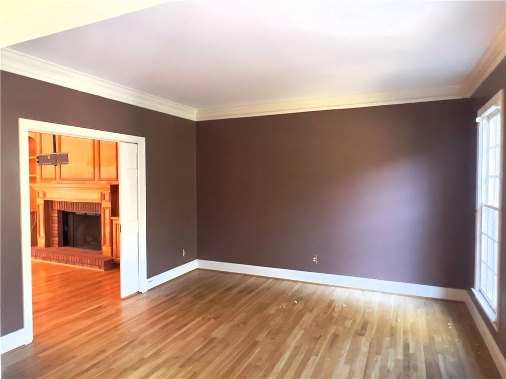 6 bedroom, 5 bathroom, 3,189 sq ft single family residence for sale at 5415 Hampstead Way, Johns Creek, GA 30097 — photo 4