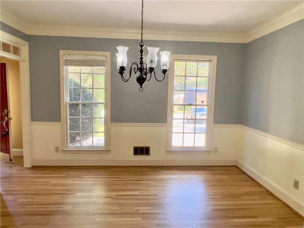 6 bedroom, 5 bathroom, 3,189 sq ft single family residence for sale at 5415 Hampstead Way, Johns Creek, GA 30097 — photo 3