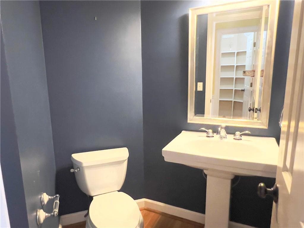 6 bedroom, 5 bathroom, 3,189 sq ft single family residence for sale at 5415 Hampstead Way, Johns Creek, GA 30097 — photo 10