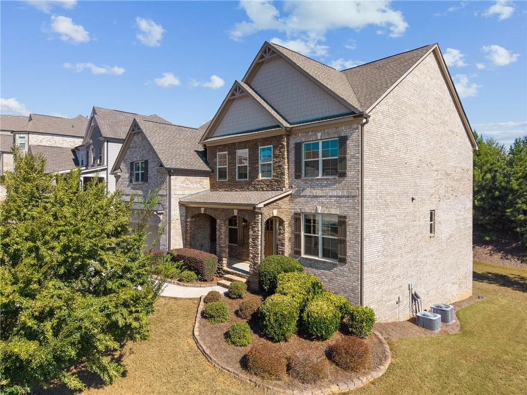 5 bedroom, 4 bathroom, 4,410 sq ft single family residence for rent at 4145 Hawking Drive, Buford, GA 30024 for $4,100 a month — photo 3