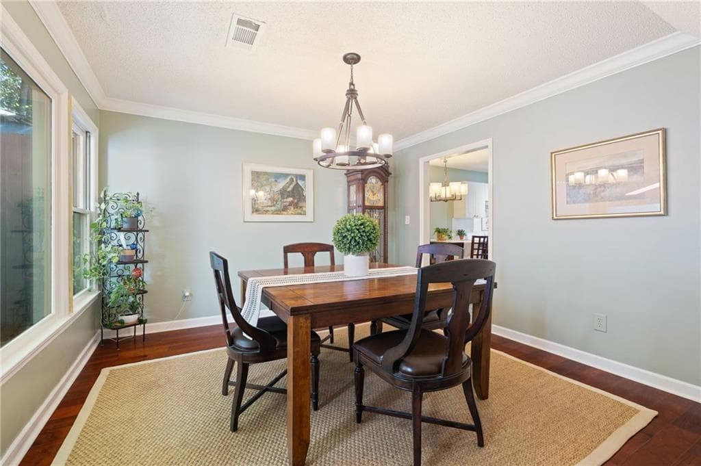 3 bedroom, 3 bathroom, 2,230 sq ft condominium for sale at 3909 Ashford Lake Court, Atlanta, GA 30319 — photo 7