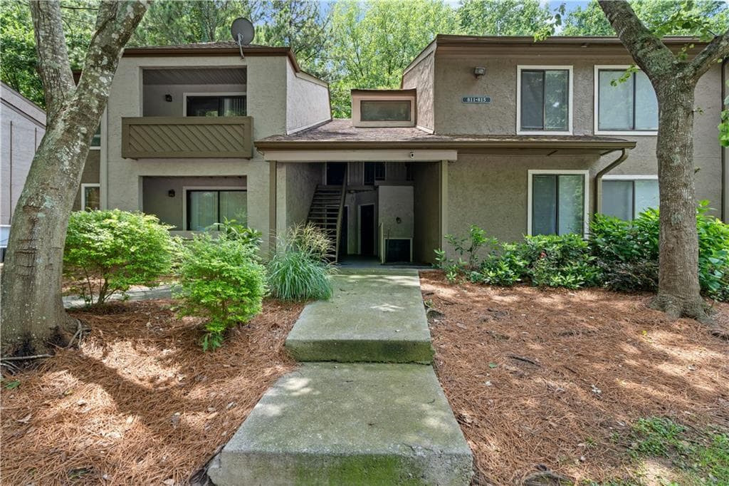 1 bedroom, 1 bathroom, 943 sq ft condominium for sale at 814 Seasons Parkway, Norcross, GA 30093