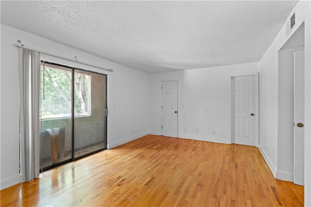1 bedroom, 1 bathroom, 943 sq ft condominium for sale at 814 Seasons Parkway, Norcross, GA 30093 — photo 8