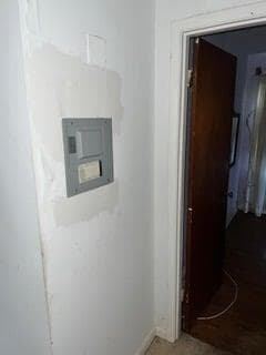 3 bedroom, 2 bathroom, 1,161 sq ft single family residence for sale at 236 Silver Springs Circle, Atlanta, GA 30310 — photo 5