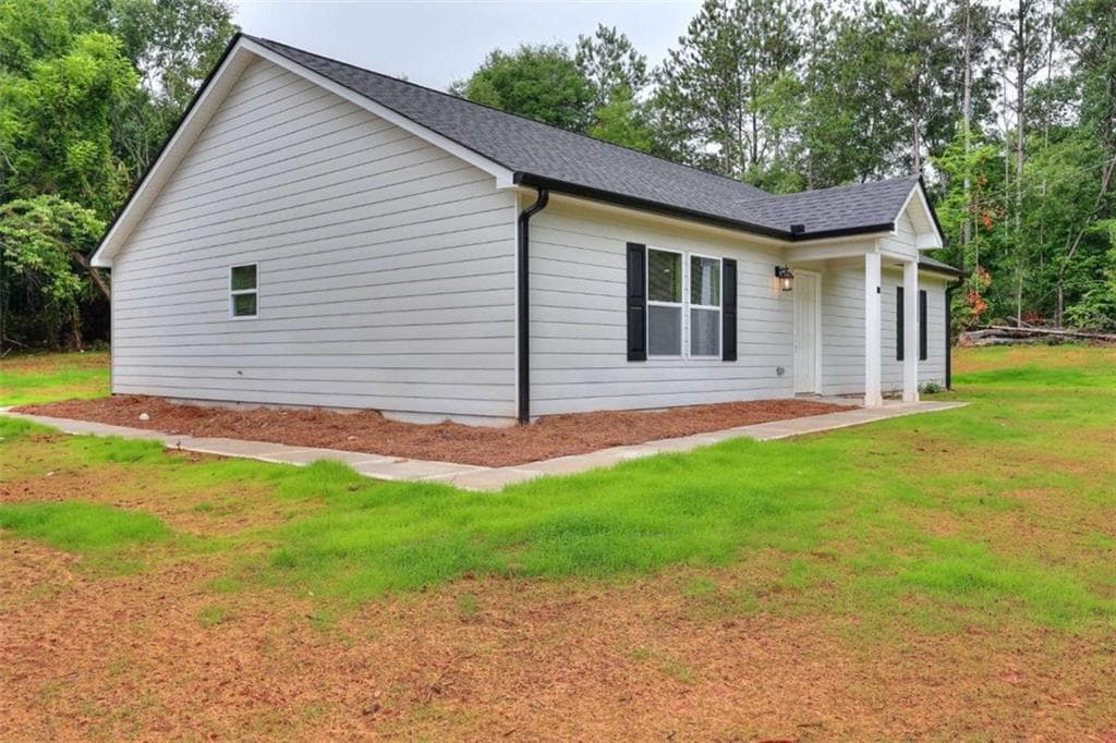 4 bedroom, 2 bathroom, 1,580 sq ft single family residence for rent at 301 Carwood Drive, Monroe, GA 30655 for $2,000 a month — photo 3