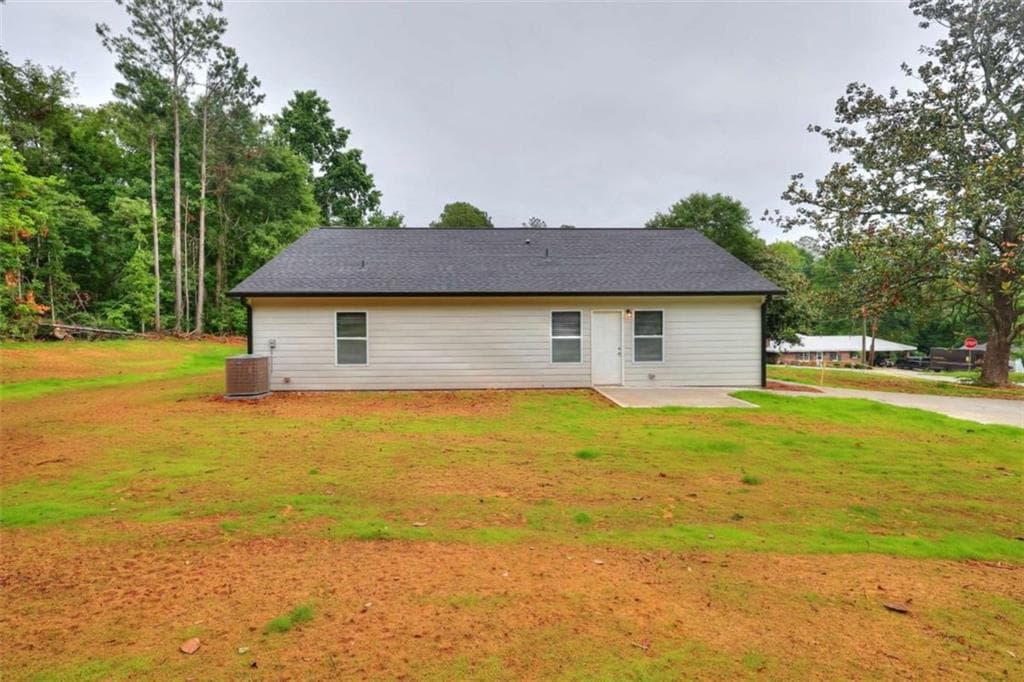 4 bedroom, 2 bathroom, 1,580 sq ft single family residence for rent at 301 Carwood Drive, Monroe, GA 30655 for $2,000 a month — photo 5