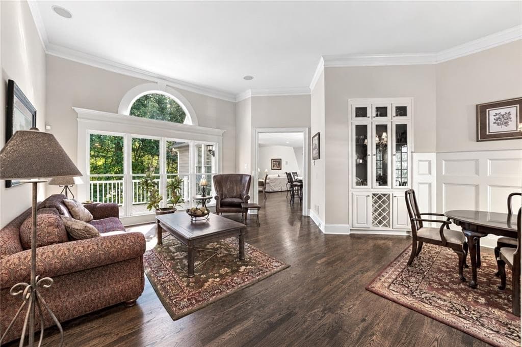 4 bedroom, 4 bathroom, 5,370 sq ft single family residence for sale at 2940 Woodvale Court, Alpharetta, GA 30022 — photo 7