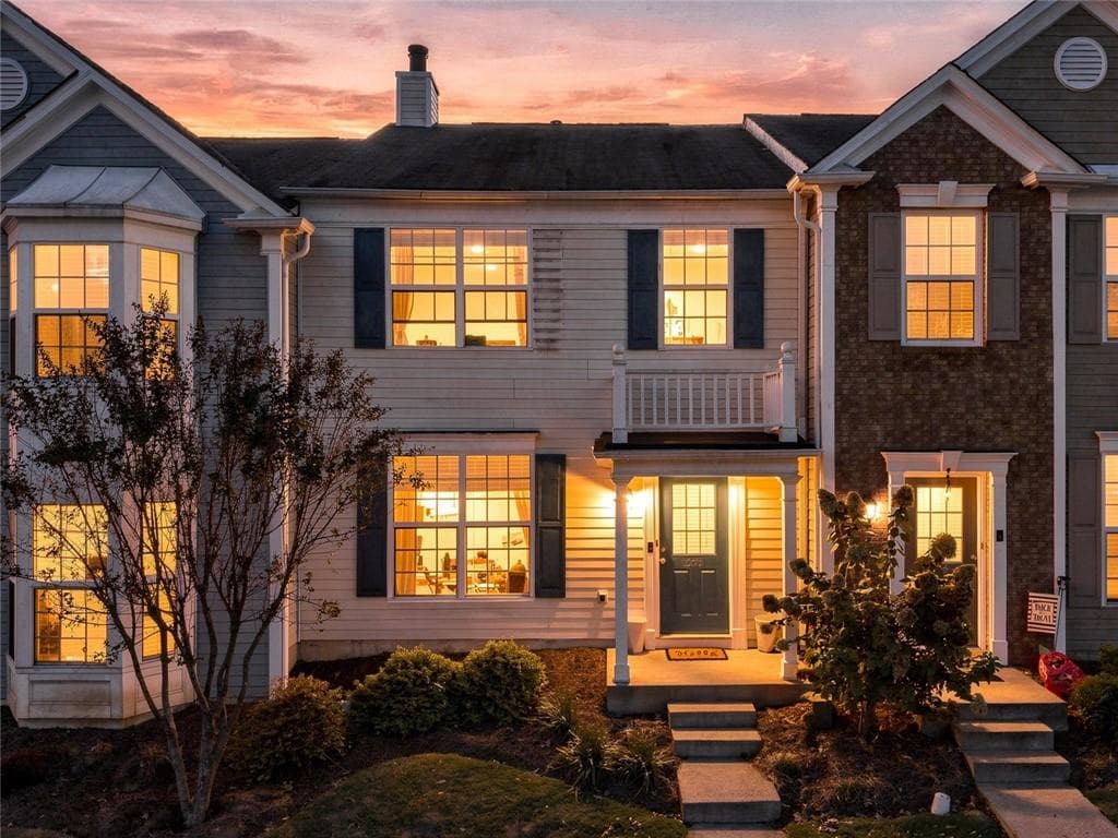 3 bedroom, 3 bathroom, 1,386 sq ft townhouse for sale at 1041 Prestwyck Court, Alpharetta, GA 30004 — photo 2