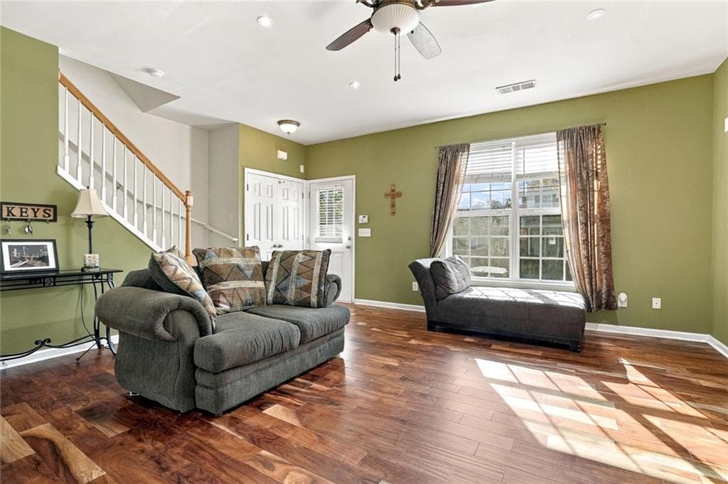 3 bedroom, 3 bathroom, 1,386 sq ft townhouse for sale at 1041 Prestwyck Court, Alpharetta, GA 30004 — photo 9