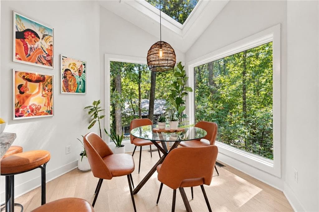 4 bedroom, 3 bathroom, 3,293 sq ft single family residence for sale at 200 Pitch Lake Lane, Roswell, GA 30076 — photo 9