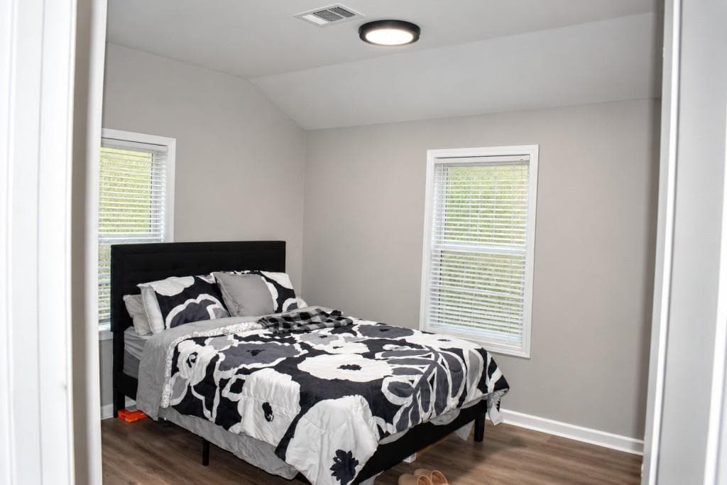 2 bedroom, 2 bathroom, 900 sq ft single family residence for sale at 1192 Pleasant Circle, Conyers, GA 30012 — photo 7