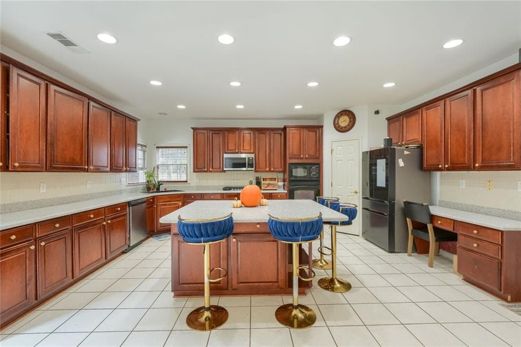4 bedroom, 5 bathroom, 3,705 sq ft single family residence for rent at 7792 Waterlace Drive, South Fulton, GA 30213 for $4,800 a month — photo 6