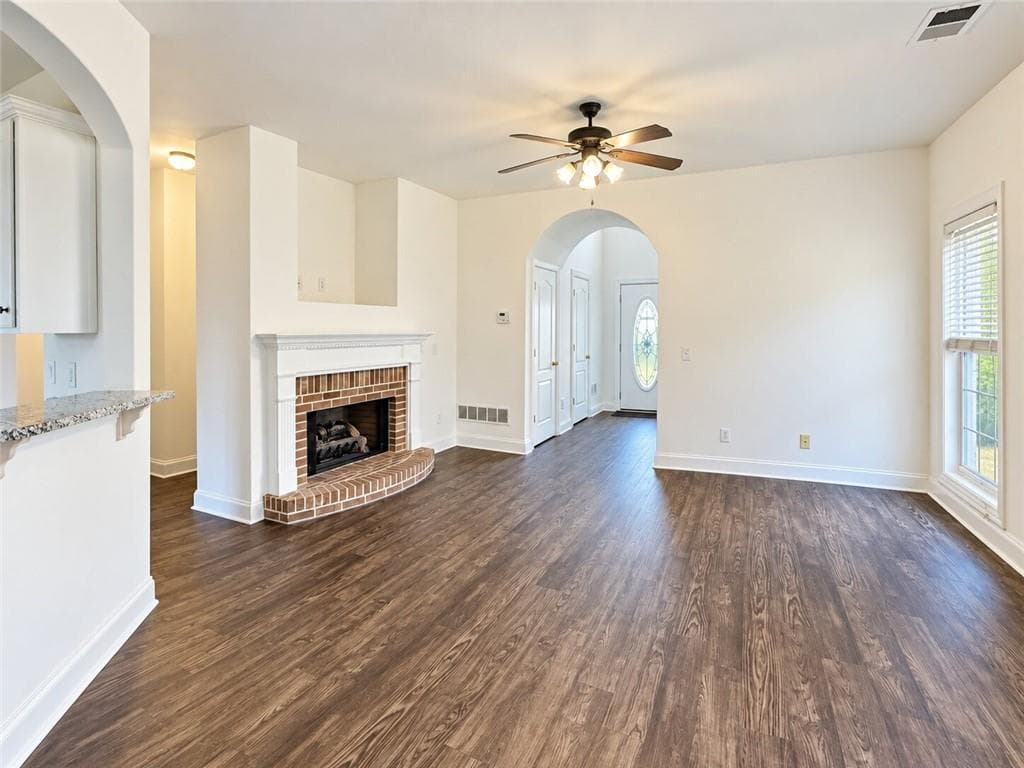 4 bedroom, 4 bathroom, 2,527 sq ft single family residence for rent at 949 College Place Court, Kennesaw, GA 30144 for $3,000 a month — photo 3