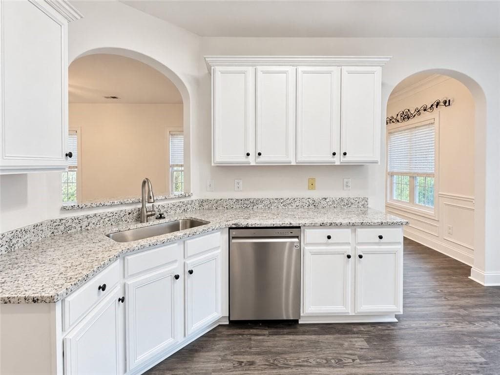 4 bedroom, 4 bathroom, 2,527 sq ft single family residence for rent at 949 College Place Court, Kennesaw, GA 30144 for $3,000 a month — photo 5
