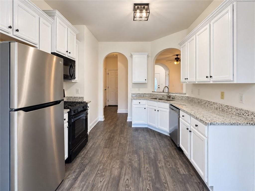4 bedroom, 4 bathroom, 2,527 sq ft single family residence for rent at 949 College Place Court, Kennesaw, GA 30144 for $3,000 a month — photo 6