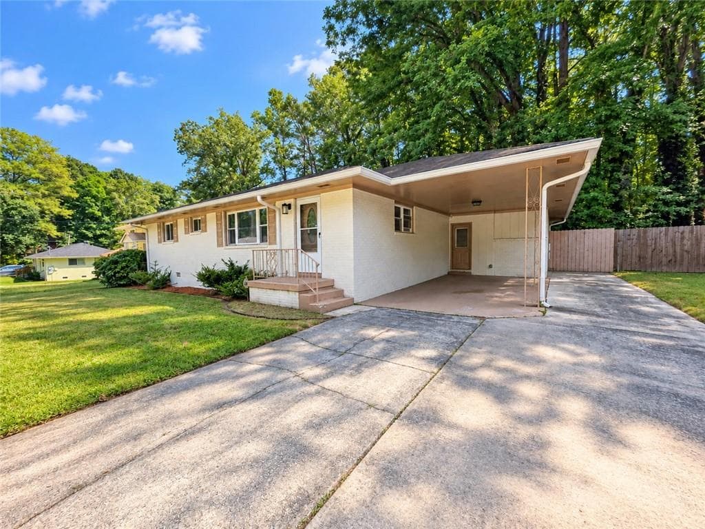 3 bedroom, 3 bathroom, 1,616 sq ft single family residence for rent at 2579 Bonnybrook Drive, Atlanta, GA 30311 for $1,795 a month — photo 3