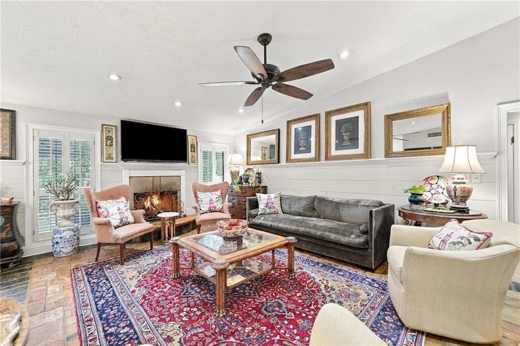 3 bedroom, 2 bathroom, 1,820 sq ft single family residence for sale at 400 N Kimberly Court, Roswell, GA 30076 — photo 6