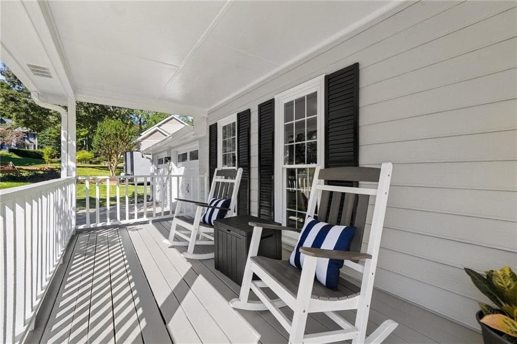 4 bedroom, 3 bathroom, 2,090 sq ft single family residence for sale at 9255 Brumbelow Crossing Way, Alpharetta, GA 30022 — photo 4