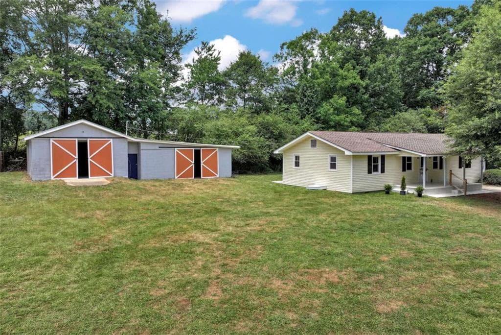 3 bedroom, 2 bathroom, 1,748 sq ft single family residence for sale at 8358 Highway 254, Cleveland, GA 30528 — photo 2
