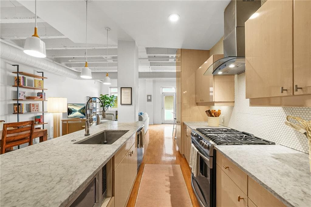 1 bedroom, 1 bathroom, 1,195 sq ft condominium for sale at 805 Peachtree Street 107, Atlanta, GA 30308 — photo 5
