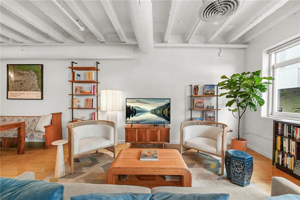 1 bedroom, 1 bathroom, 1,195 sq ft condominium for sale at 805 Peachtree Street 107, Atlanta, GA 30308 — photo 2