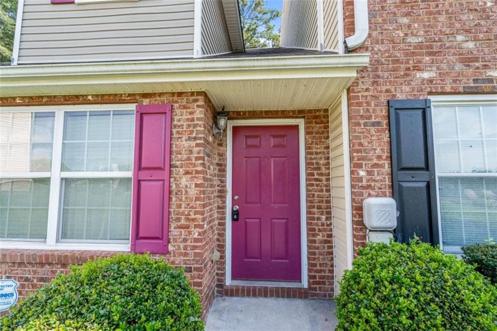 2 bedroom, 2 bathroom, 1,256 sq ft townhouse for sale at 8190 Oakley Circle # 2, Union City, GA 30291 — photo 3