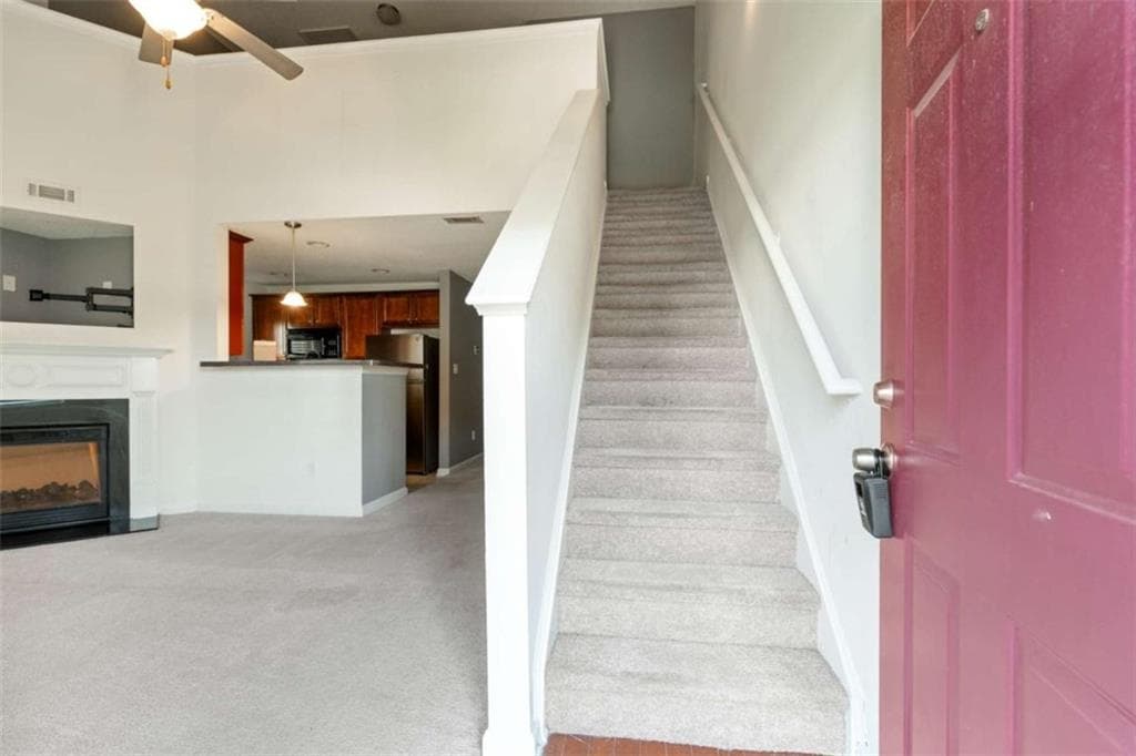 2 bedroom, 2 bathroom, 1,256 sq ft townhouse for sale at 8190 Oakley Circle # 2, Union City, GA 30291 — photo 4