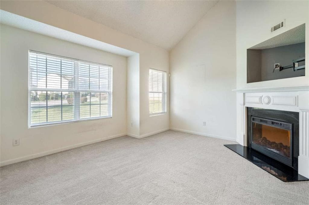 2 bedroom, 2 bathroom, 1,256 sq ft townhouse for sale at 8190 Oakley Circle # 2, Union City, GA 30291 — photo 7