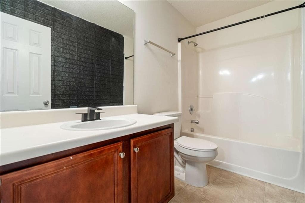 2 bedroom, 2 bathroom, 1,256 sq ft townhouse for sale at 8190 Oakley Circle # 2, Union City, GA 30291 — photo 10