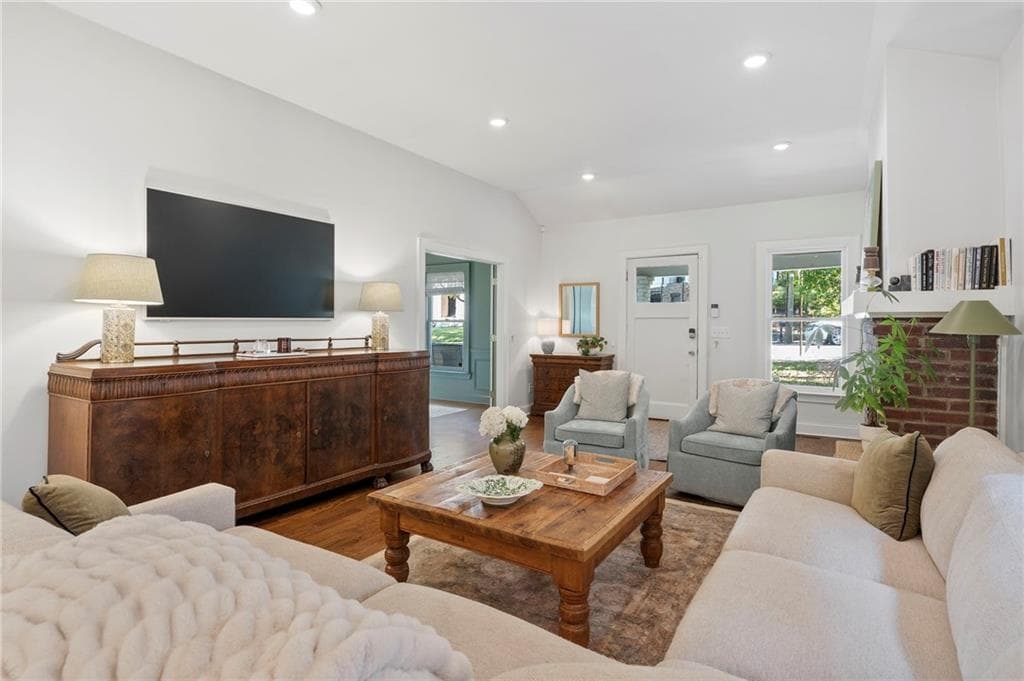 3 bedroom, 2 bathroom, 1,420 sq ft single family residence under contract at 675 Amsterdam Avenue, Atlanta, GA 30306 — photo 8