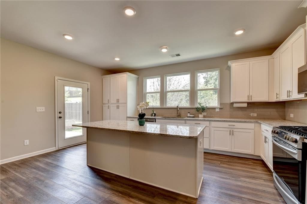 3 bedroom, 3 bathroom, 2,562 sq ft townhouse for rent at 195 Whispering Woods Court, Duluth, GA 30097 for $3,000 a month — photo 5