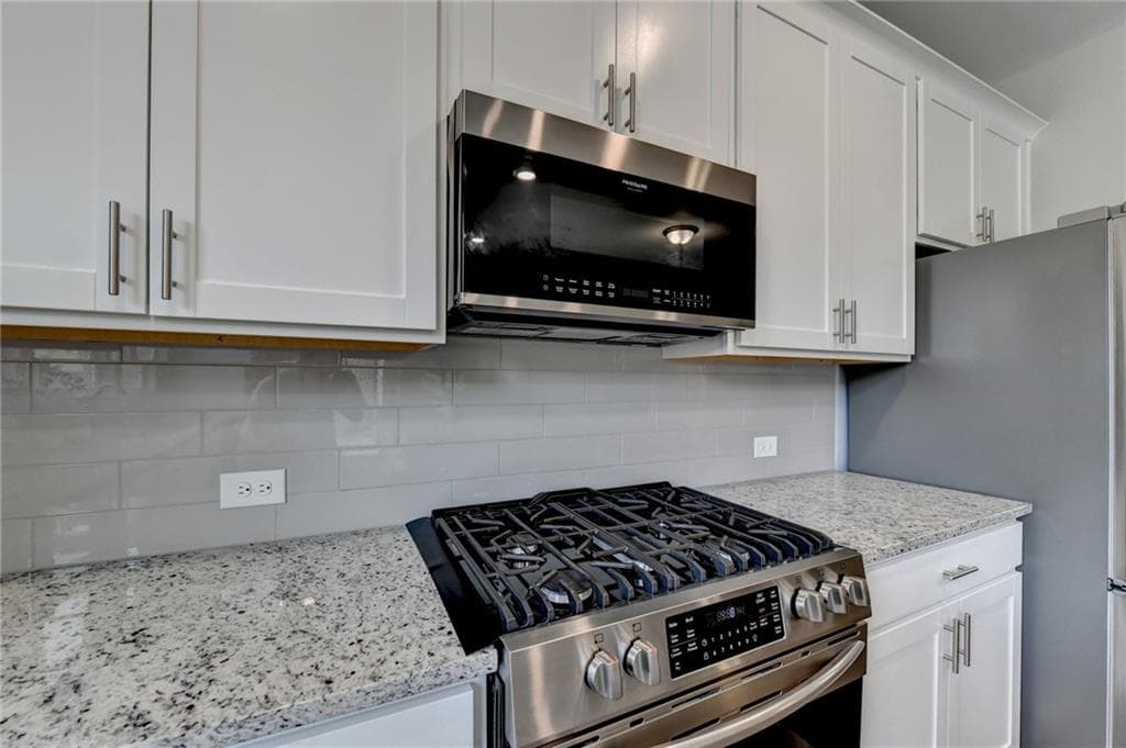 3 bedroom, 3 bathroom, 2,562 sq ft townhouse for rent at 195 Whispering Woods Court, Duluth, GA 30097 for $3,000 a month — photo 9