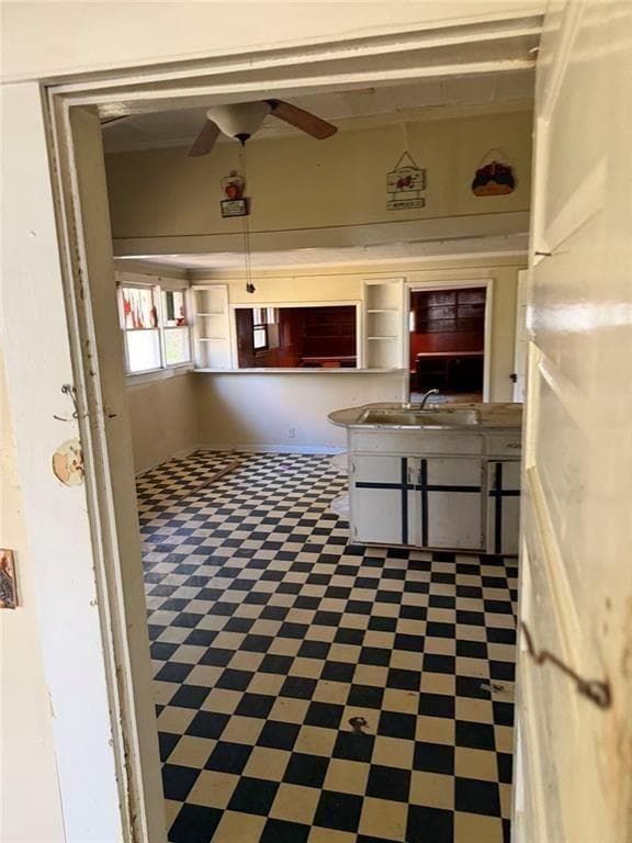 3 bedroom, 2 bathroom, 1,786 sq ft single family residence for sale at 320 W Magnolia Street, Fitzgerald, GA 31750