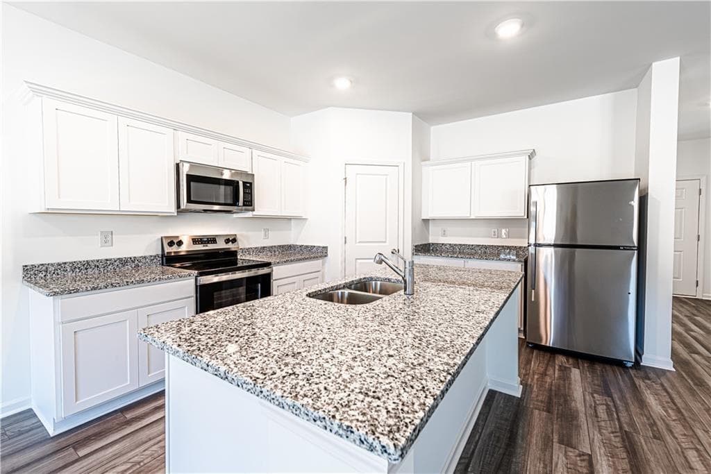 4 bedroom, 3 bathroom, 2,610 sq ft single family residence for rent at 171 Casteel Lane, Bethlehem, GA 30620 for $2,100 a month — photo 4