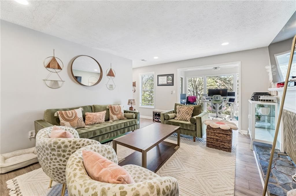 2 bedroom, 2 bathroom, 1,102 sq ft condominium for sale at 103 Natchez Trace, Sandy Springs, GA 30350 — photo 7