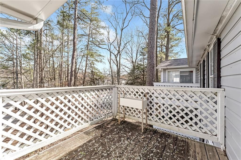2 bedroom, 2 bathroom, 1,102 sq ft condominium for sale at 103 Natchez Trace, Sandy Springs, GA 30350 — photo 9