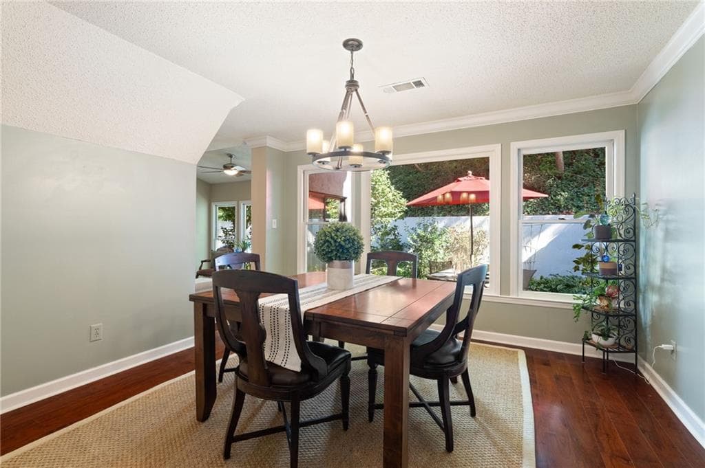 3 bedroom, 3 bathroom, 2,230 sq ft condominium for sale at 3909 Ashford Lake Court, Atlanta, GA 30319 — photo 8