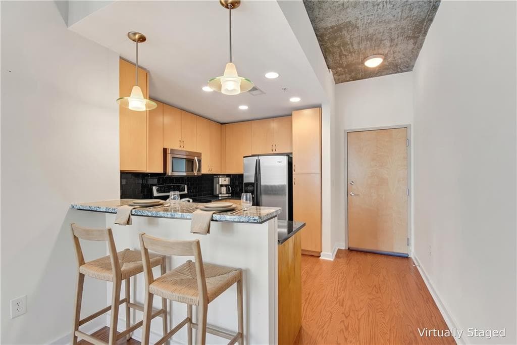 1 bedroom, 1 bathroom, 761 sq ft condominium for sale at 860 Peachtree Street 1709, Atlanta, GA 30308 — photo 9