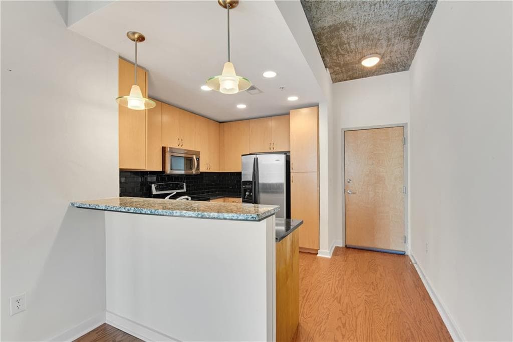 1 bedroom, 1 bathroom, 761 sq ft condominium for sale at 860 Peachtree Street 1709, Atlanta, GA 30308 — photo 10