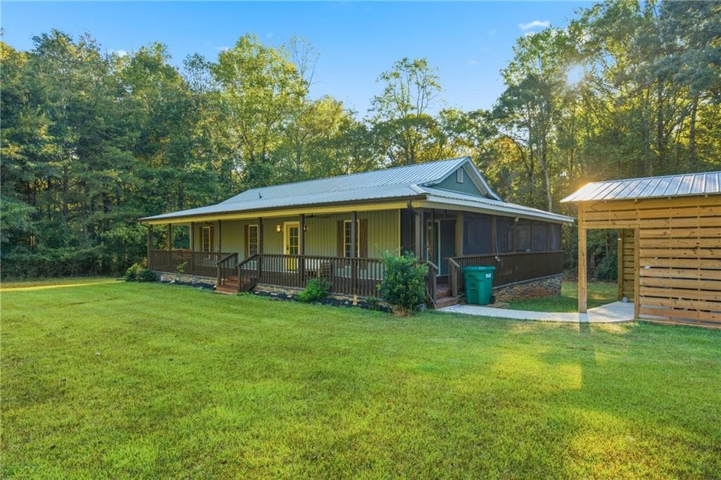 3 bedroom, 2 bathroom, 1,400 sq ft single family residence for sale at 443 Athens Street, Homer, GA 30547