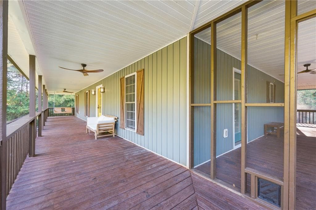 3 bedroom, 2 bathroom, 1,400 sq ft single family residence for sale at 443 Athens Street, Homer, GA 30547 — photo 2