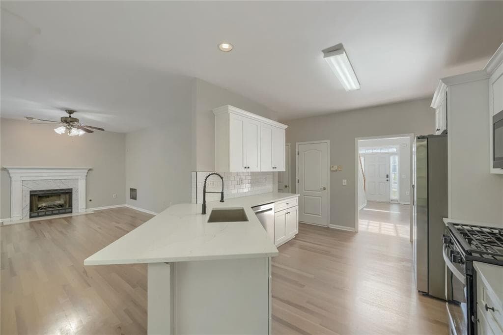 6 bedroom, 4 bathroom, 3,500 sq ft single family residence for rent at 2979 Savannah Walk Lane, Suwanee, GA 30024 for $2,895 a month — photo 9