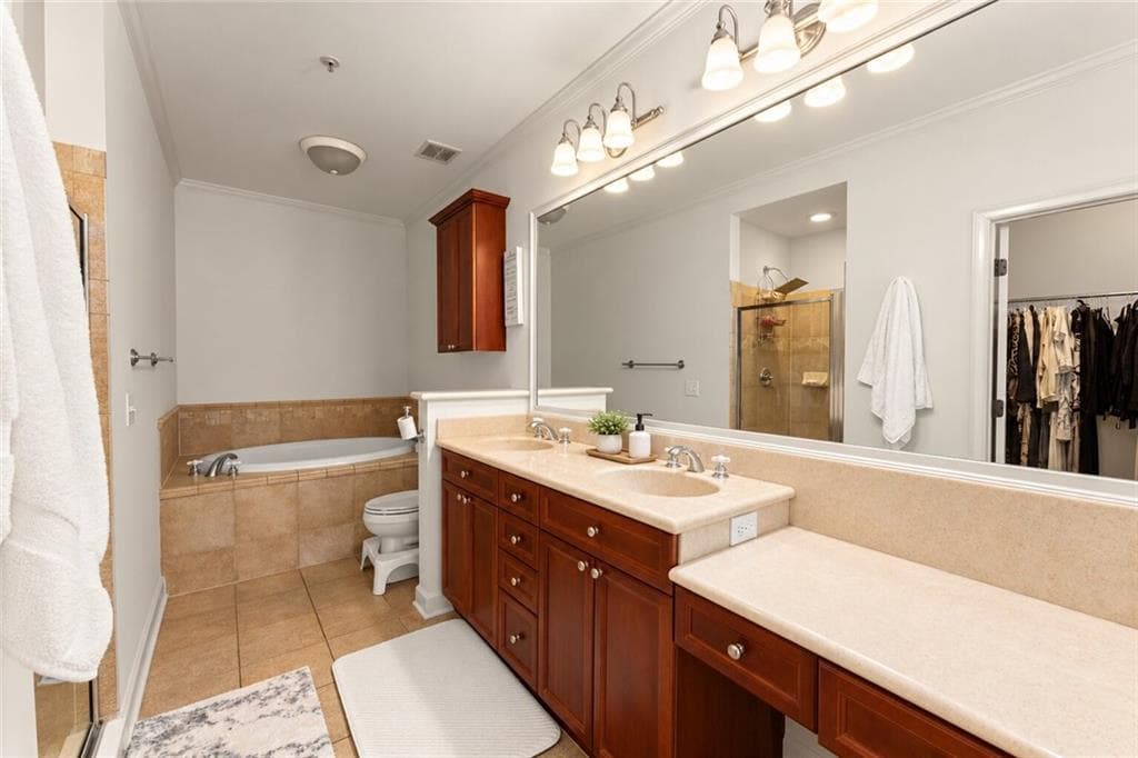 2 bedroom, 2 bathroom, 1,404 sq ft condominium for rent at 828 Highland Lane 2201, Atlanta, GA 30306 for $3,100 a month — photo 8