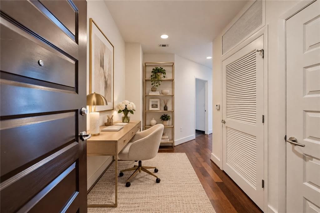1 bedroom, 1 bathroom, 879 sq ft condominium for sale at 1080 Peachtree Street 3116, Atlanta, GA 30309 — photo 7