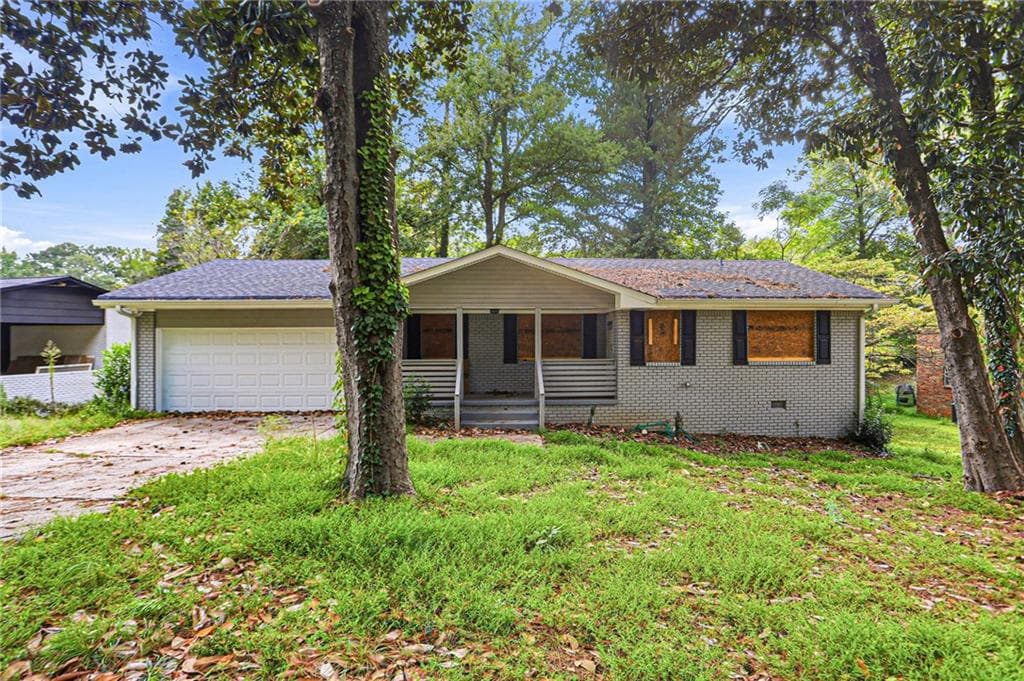5 bedroom, 2 bathroom, 2,113 sq ft single family residence for sale at 3640 Oregon Trail, Decatur, GA 30032