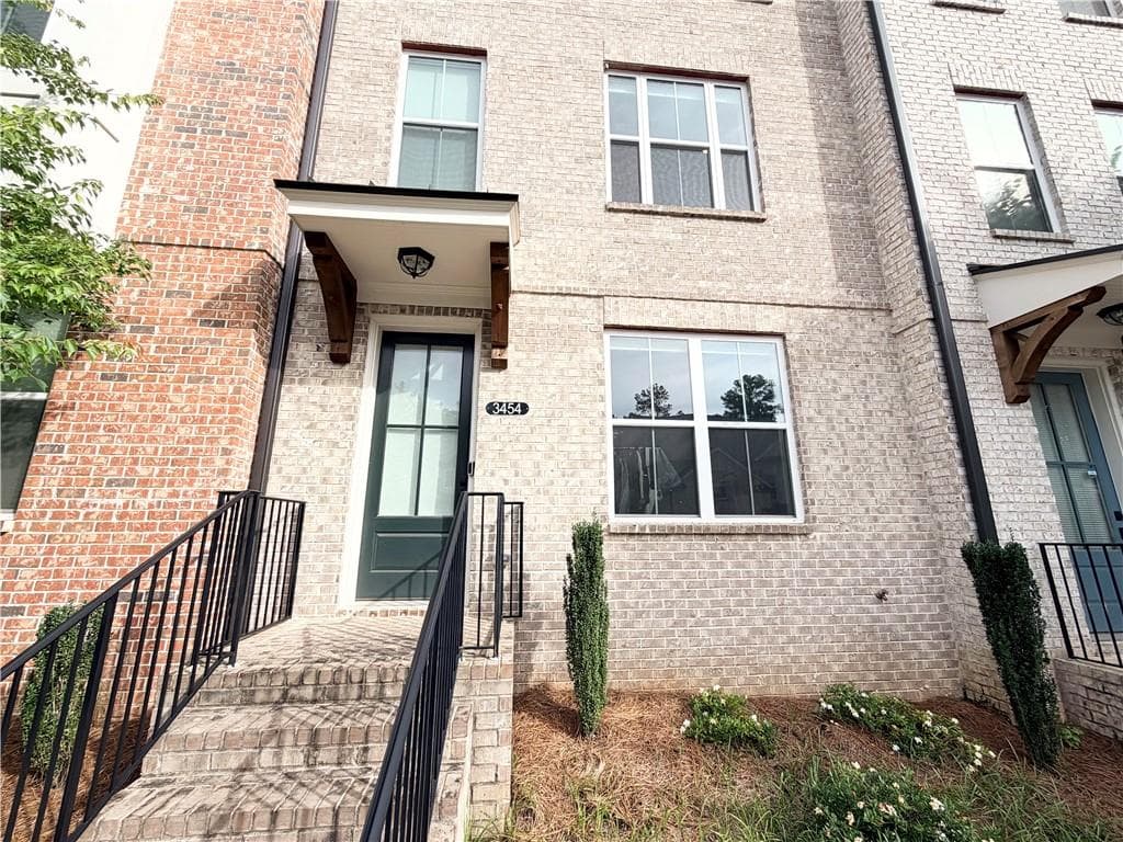 3 bedroom, 4 bathroom, 1,912 sq ft townhouse for sale at 3454 Benedict Place, Suwanee, GA 30024 — photo 4