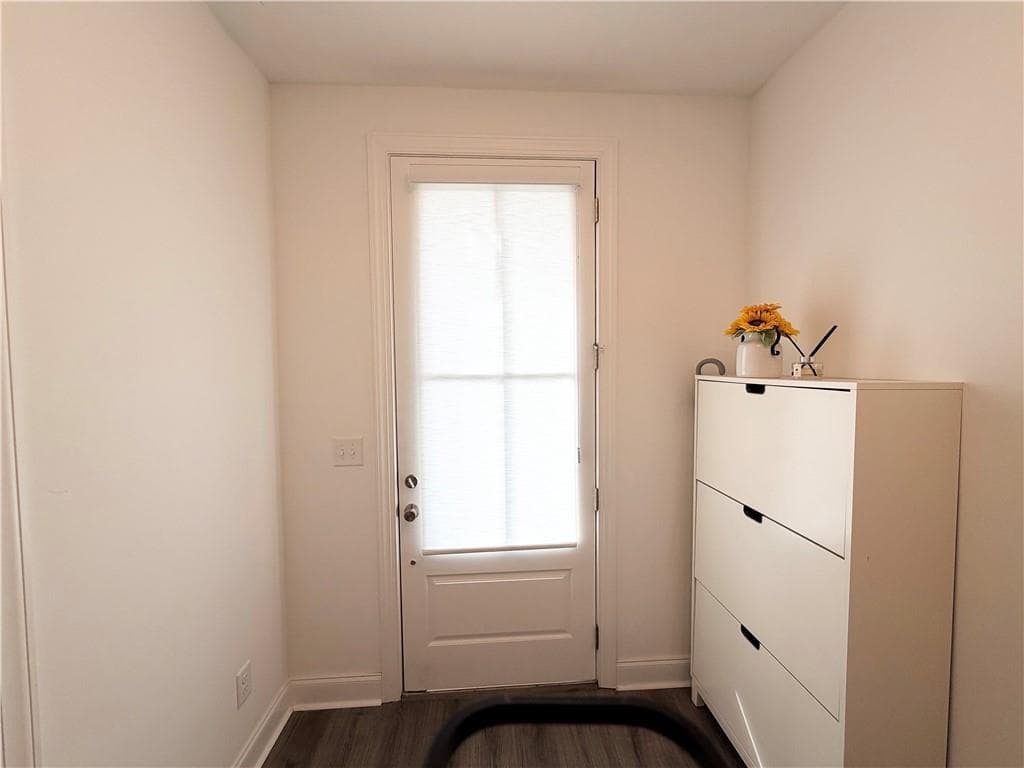 3 bedroom, 4 bathroom, 1,912 sq ft townhouse for sale at 3454 Benedict Place, Suwanee, GA 30024 — photo 5