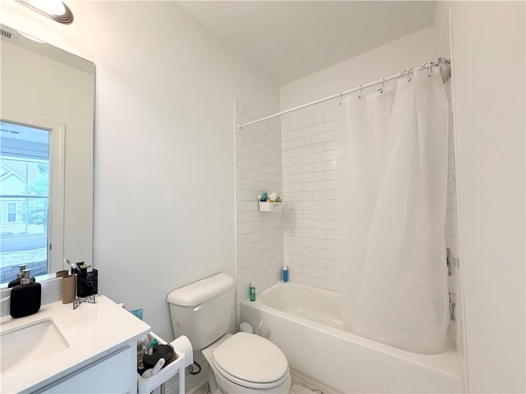 3 bedroom, 4 bathroom, 1,912 sq ft townhouse for sale at 3454 Benedict Place, Suwanee, GA 30024 — photo 6